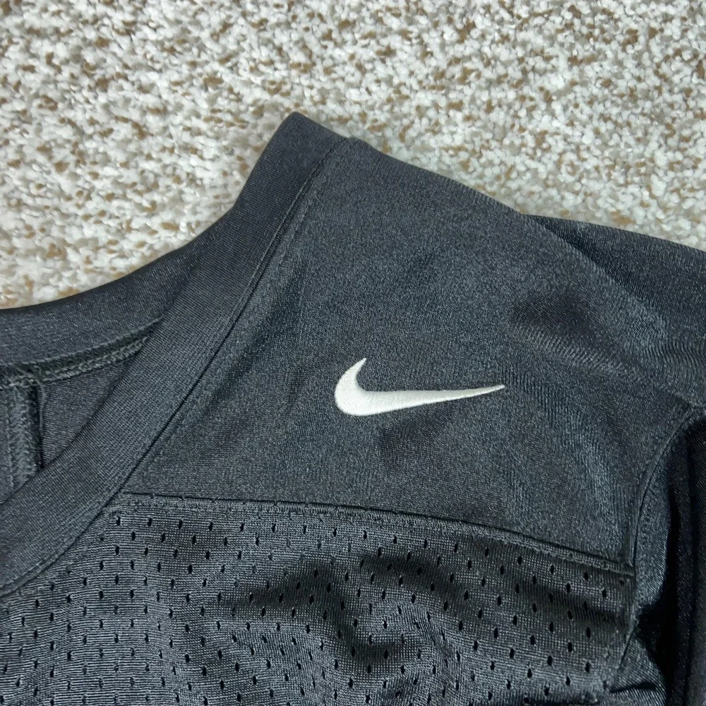 Nike shirt boys